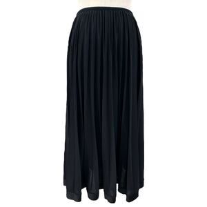 Komarov Pleated Midi Skirt In Black